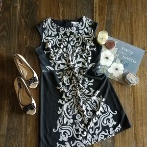 Studio One Black & Gray Knee Length Shift Dress